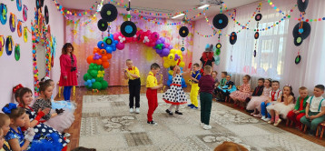Саксофонисты Саксофонисты.